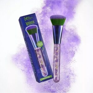 IT Cosmetics Vibrant Purple Makeup Brush
